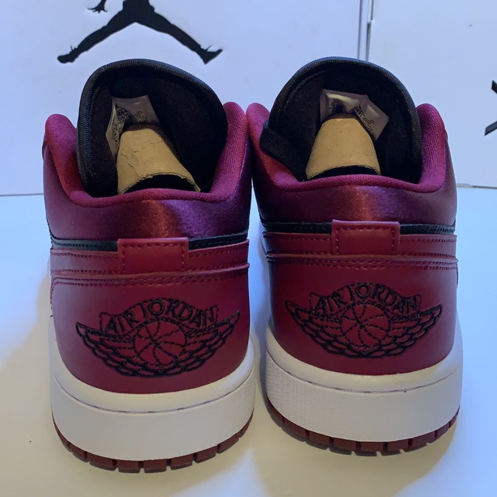*SOLD* Air Jordan 1 Low Special Edition - Picture 5 of 14